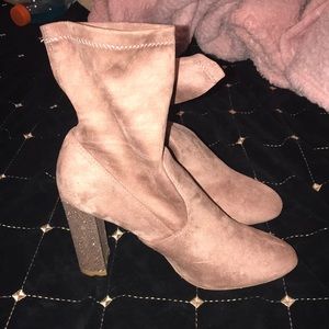 Hot kiss booty heel